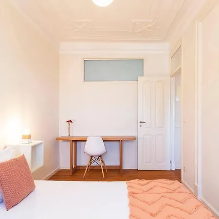 Apartment Spacious Near Saldanha Lisbon