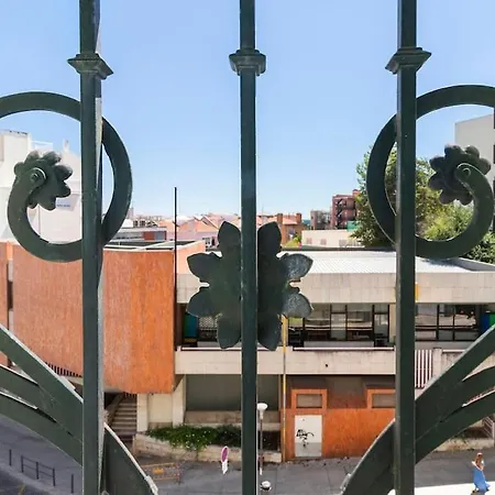 アパート Spacious Near Saldanha リスボン