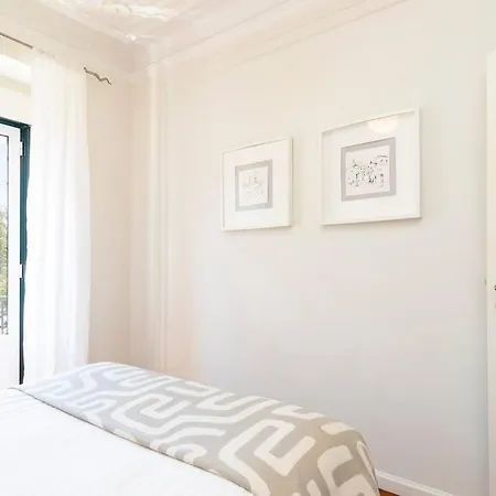 아파트 Spacious Near Saldanha *