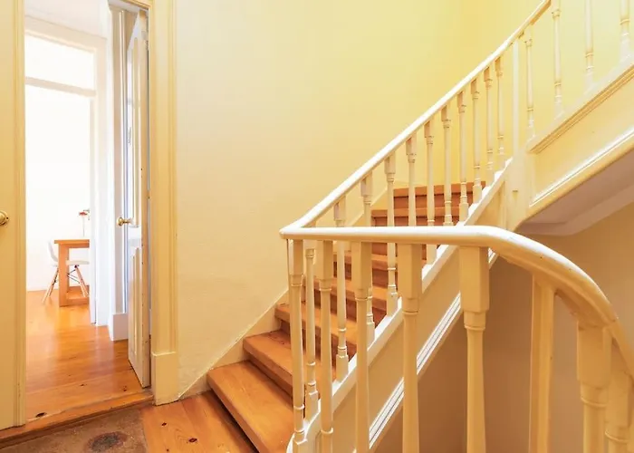 Spacious Near Saldanha Lisbon