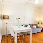 Апартаменти Spacious Near Saldanha