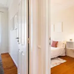 Апартаменти Spacious Near Saldanha Лісабон