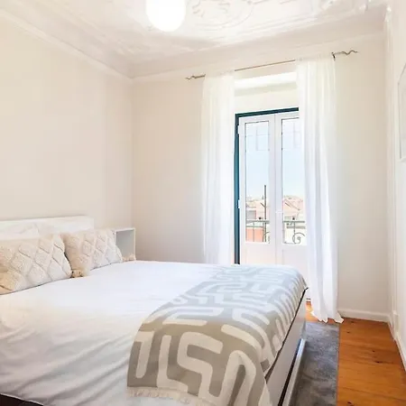 Spacious Near Saldanha Лісабон